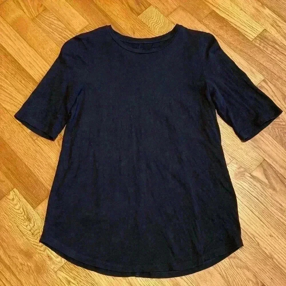 Eileen Fisher Short Sleeve Black Crew Neck Tee Shirt in Size XS.